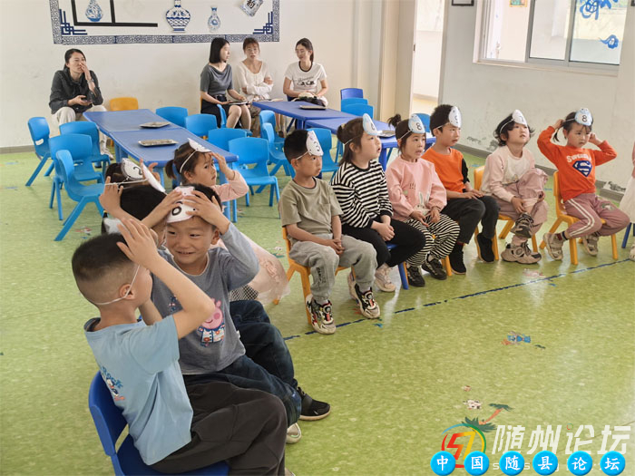 三里岗镇刘店小学附属幼儿园、中心幼儿园共开教研课幼儿园教研课,教学交流活动