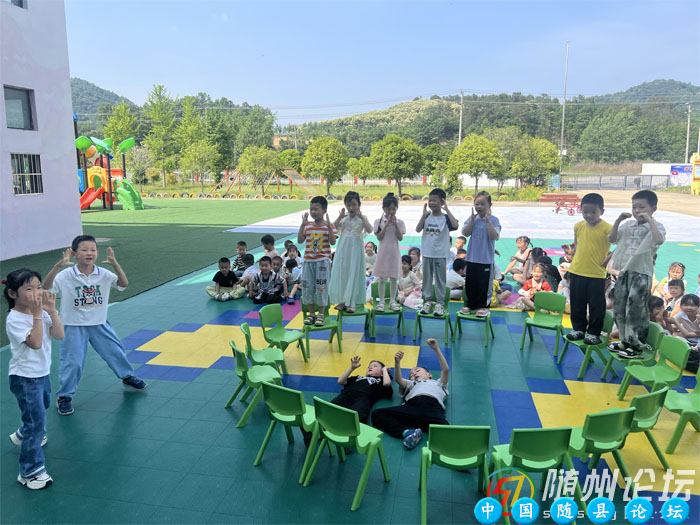 柳林镇中心幼儿园组织防溺水安全演练生命安全