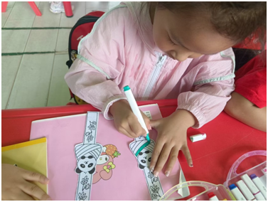 万福中心幼儿园萌娃玩转传统节日