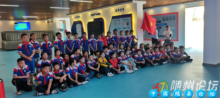 柳林镇第一小学少工委组织学生参观安全应急宣传教育基地安全应急教育,学生参观,应急安全基地