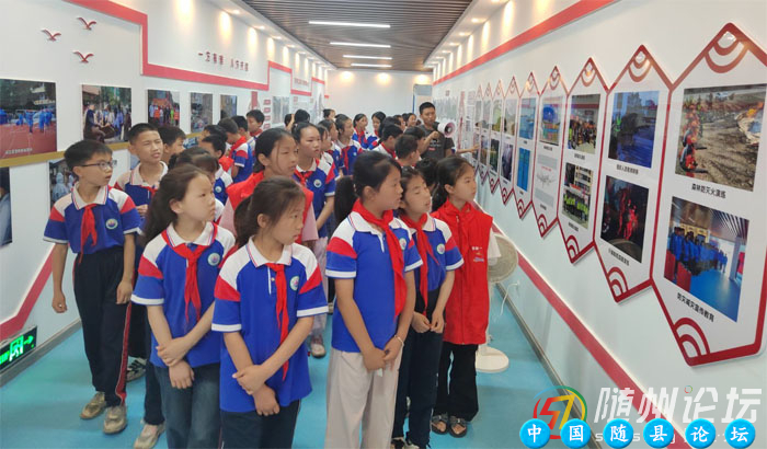 柳林镇第一小学少工委组织学生参观安全应急宣传教育基地安全应急教育,学生参观,应急安全基地