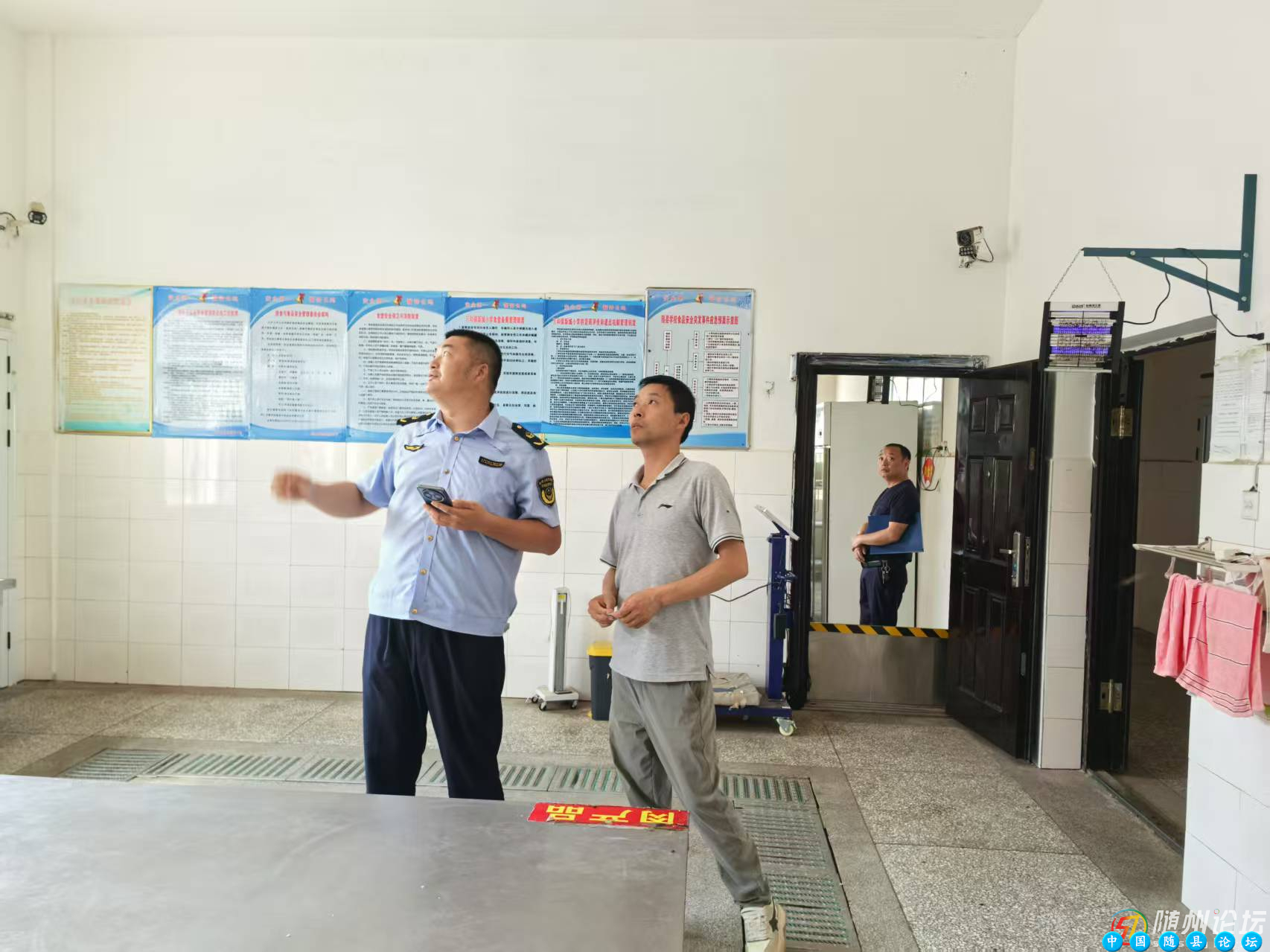 严把食品安全关 守护校园“舌尖上的安全”食品安全,校园食品安全,安全检查