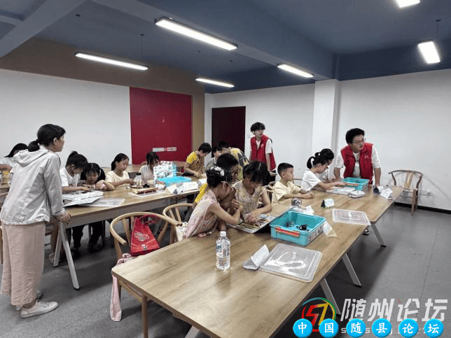 科技筑梦  智创未来——风光社区开展自动驾驶课程 点亮青少年科学探索之路自动驾驶课程,少儿编程,科技教育