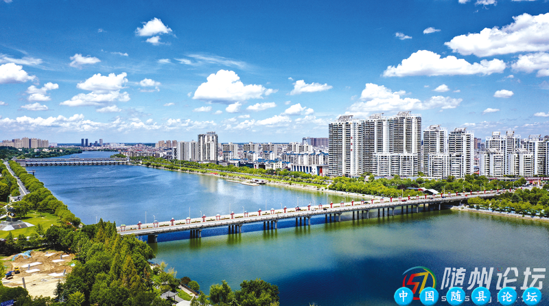 8月的随州城区“一湖两岸”风光格外靓丽风光靓丽,生态环境