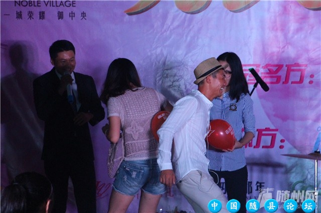 2015万人招亲大会现场花絮之夜场晚会篇万人招亲大会,花絮,晚会,求婚环节,瑜伽老师