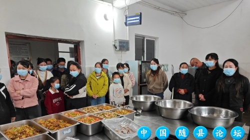 透明食堂守护“舌尖安全”，随县万和镇义阳小学架起家校信任桥透明食堂,家校信任桥,义阳小学,食品安全