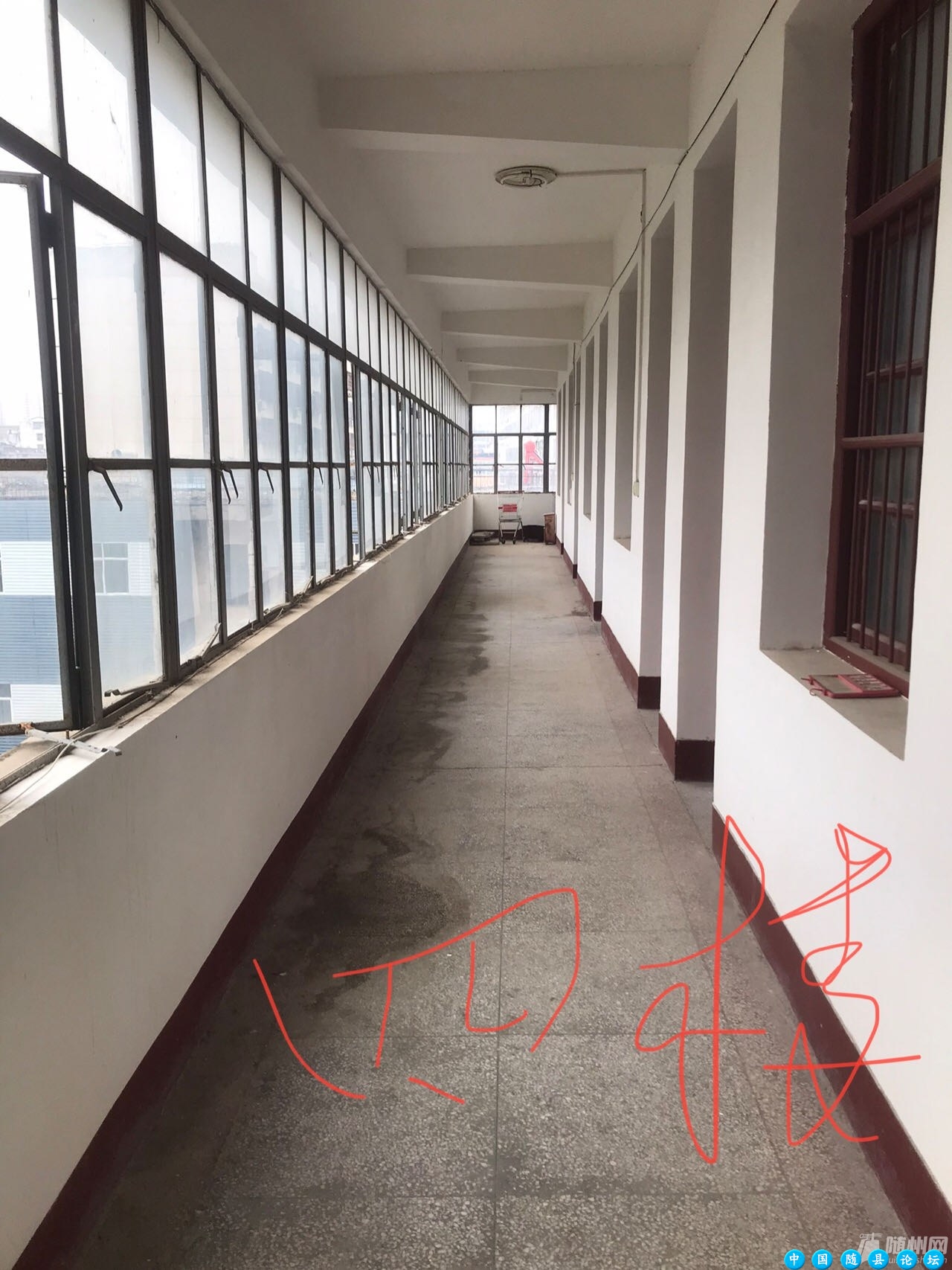 单位大院办公楼出租，三层面积450平米，价格面议龙门街,450平米,办公楼出租