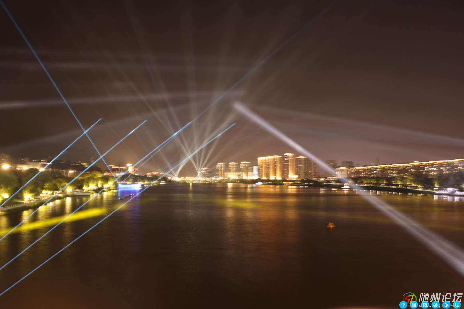 白云湖的夜色白云湖夜色,白云湖夜景,随县白云湖,白云湖旅游