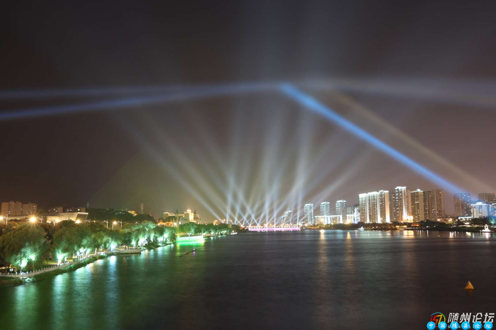 白云湖的夜色白云湖夜色,白云湖夜景,随县白云湖,白云湖旅游
