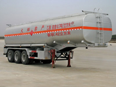 程力威牌CLW9403GRY型易燃液体罐式运输半挂车