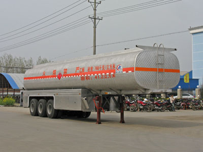 程力威牌CLW9402GHY型化工液体运输半挂车